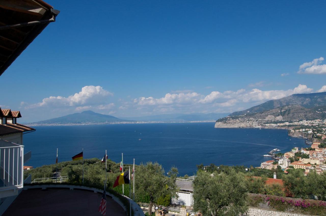 Grand Hotel Aminta Sorrento Bagian luar foto