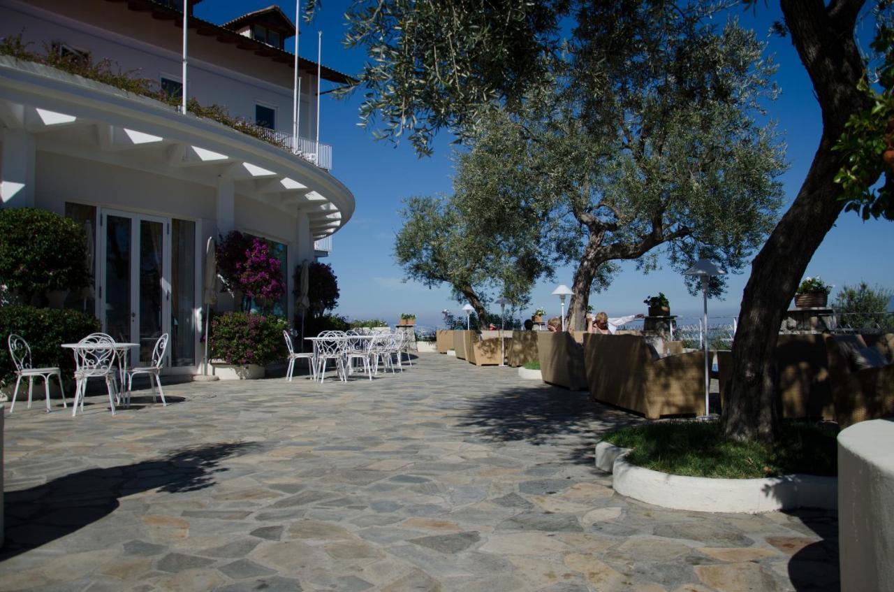 Grand Hotel Aminta Sorrento Bagian luar foto