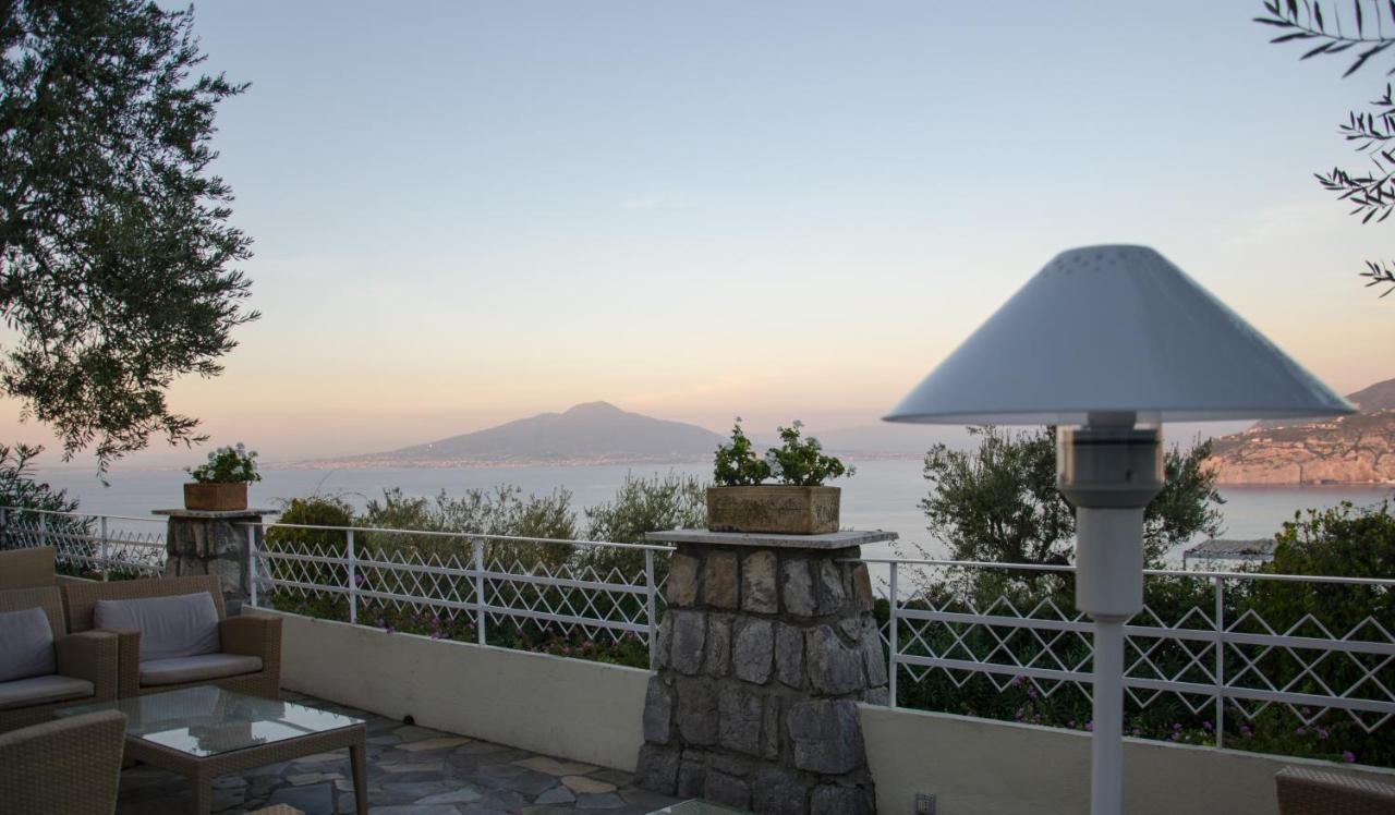 Grand Hotel Aminta Sorrento Bagian luar foto