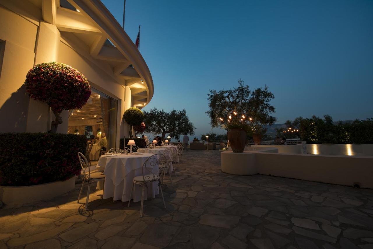 Grand Hotel Aminta Sorrento Bagian luar foto