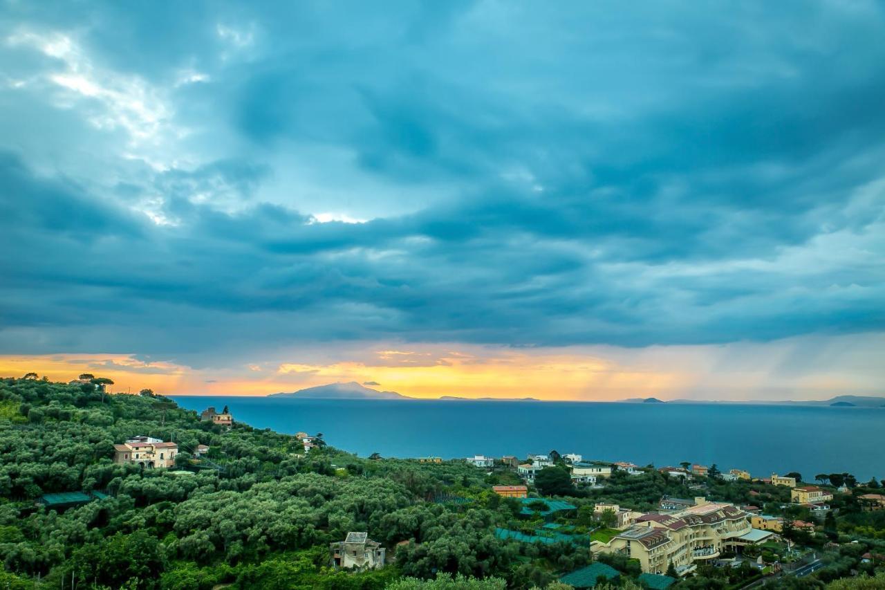 Grand Hotel Aminta Sorrento Bagian luar foto